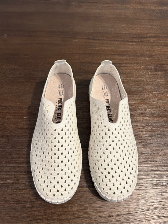 Project cloud memory foam￼ Shoes - Project cloud memory foam women’s SZ 8 Slip-On Perforated Casual Shoes in Cream.